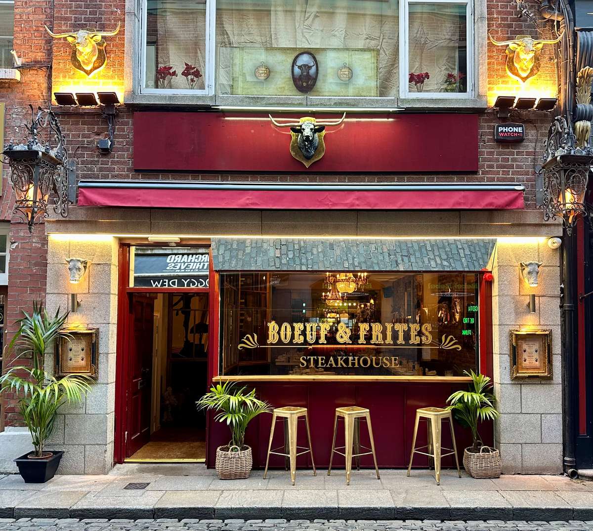 Boeuf & Frites shopfront on Crow Street, Temple Bar